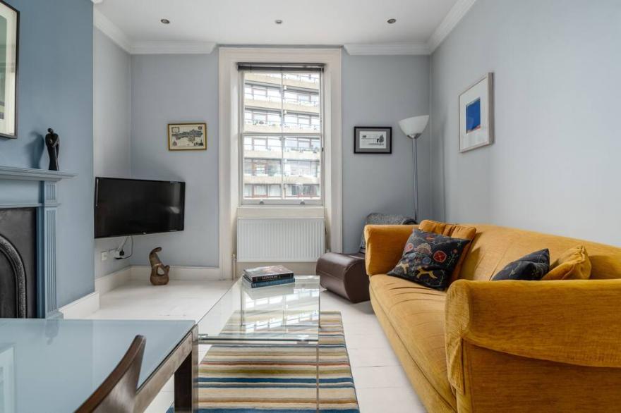 2bed, 2bath Victorian maisonette in Barbican