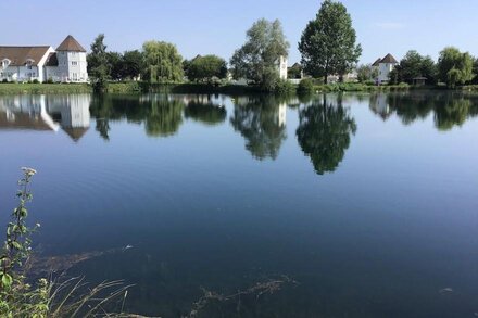 Welcome to 'ThatOne' our Cotswold Lakeside holiday home.