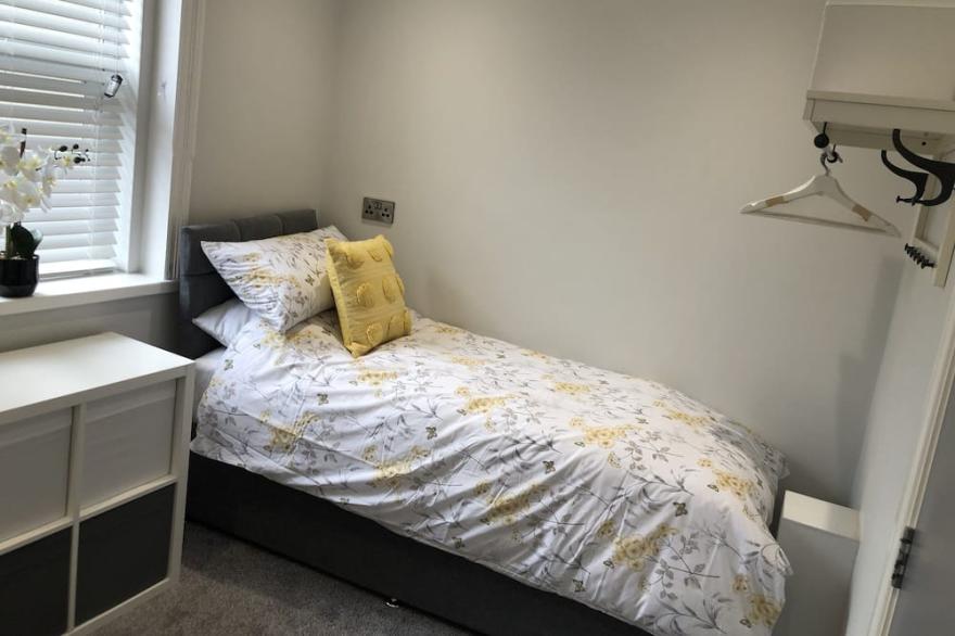 Scarborough South Bay Castle view apartment, flat  one