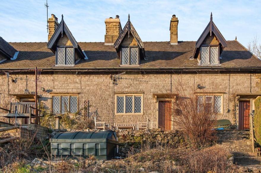 3 Bedroom Accommodation In Cressbrook, Near Bakewell