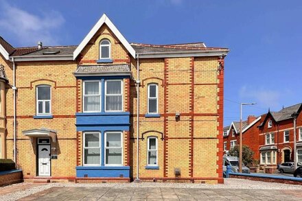 2 bedroom accommodation in Lytham St Annes