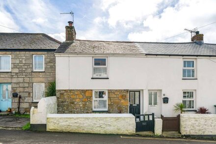 This quaint, charming cottage is perfect for holiday makers looking for an authentic, Cornish getawa