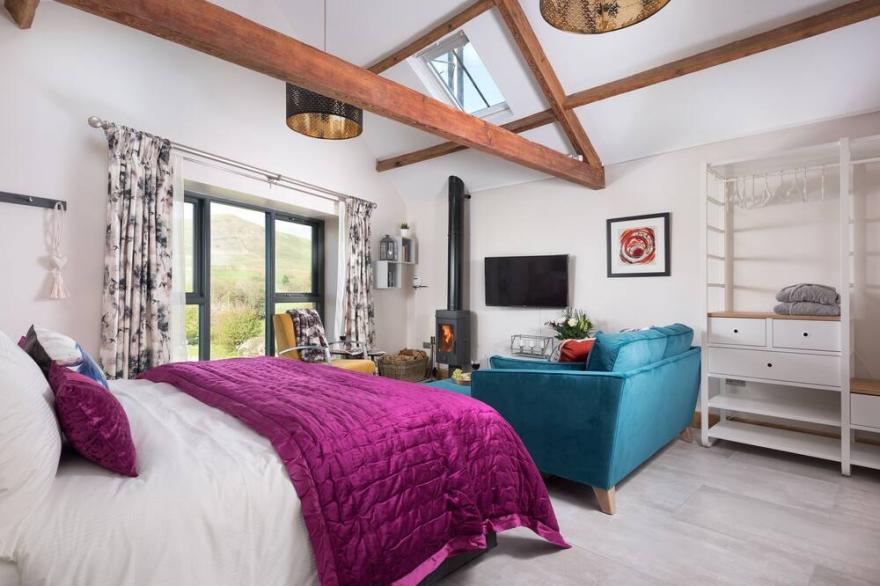 SHEPHERDS VIEW, pet friendly, character holiday cottage in Dufton