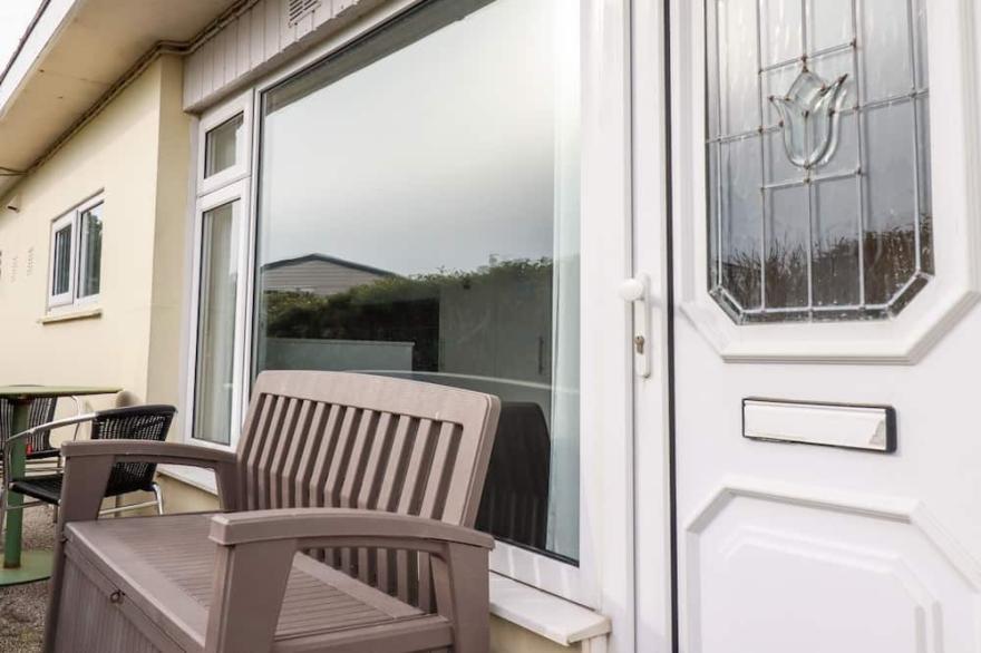 SANDPIPER, pet friendly, country holiday cottage in Perranporth