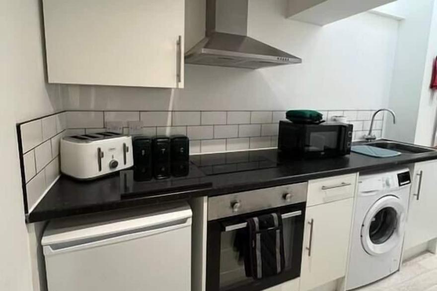 1 Bed Centrally Located Flat