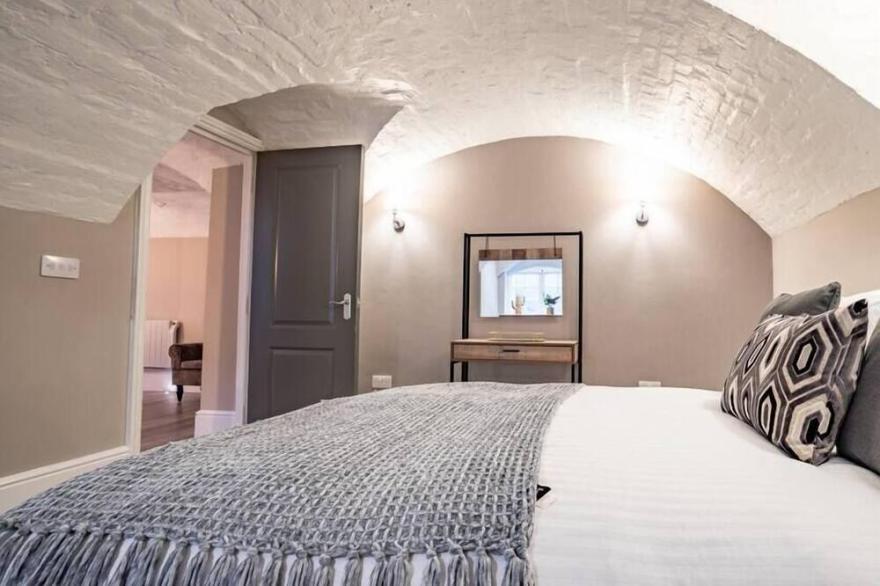1 Bed Basement Apartment in Worcester City Centre
