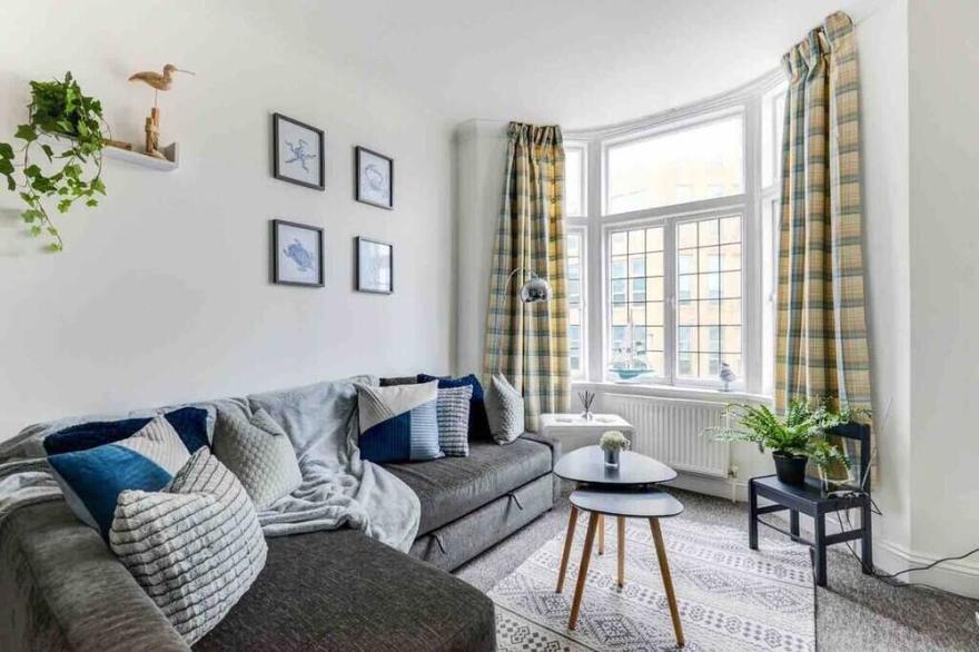 2 Bed Queens Square Brighton