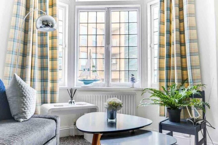 2 Bed Queens Square Brighton