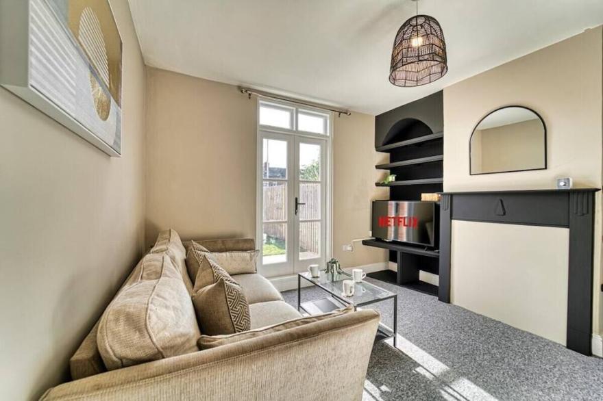 Beautifully Modern 2-Bed House