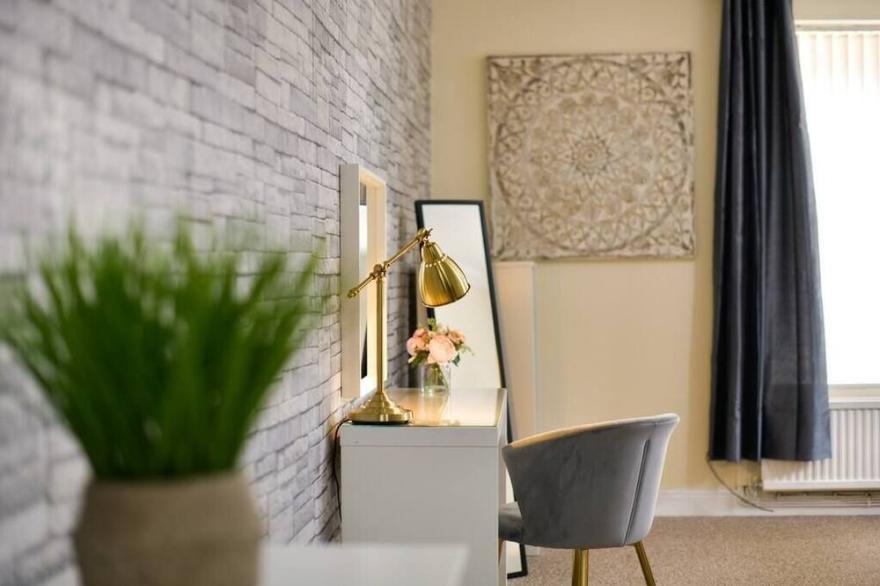 Beautiful Four Bedroom House in Swansea