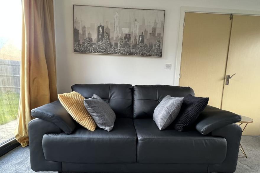 Large, spacious and cosy 5 bedroom house sleeps up to 9 guests.