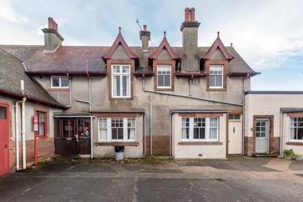 The Stables Loft | Close to Elie Beach