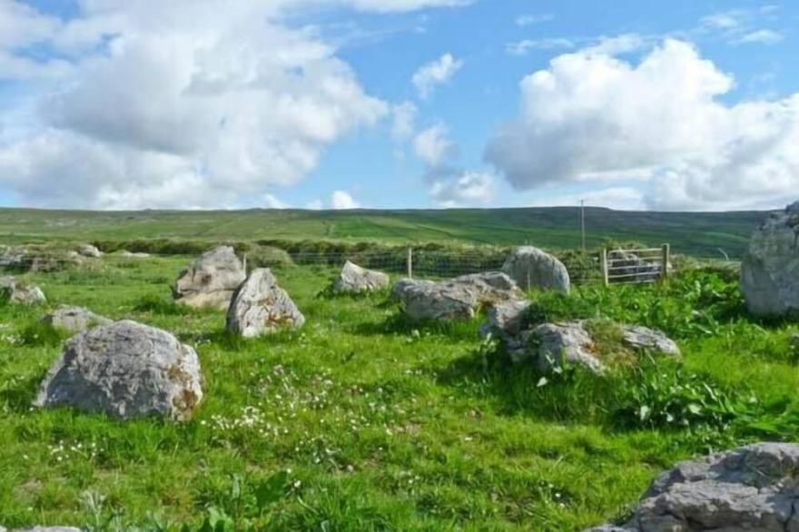 CÚNNA BÁN, family friendly, with open fire in Fanore, County Clare