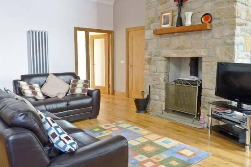 CÚNNA BÁN, family friendly, with open fire in Fanore, County Clare