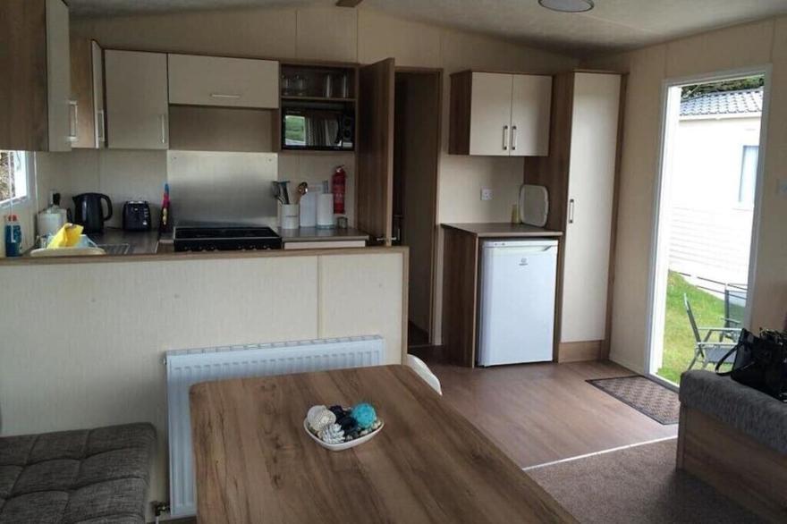 Family Caravan 5* Shorefield Park FREE Wifi & Passes sleeps 6 Milford-on-Sea