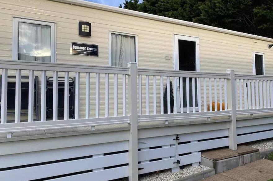 Family Caravan 5* Shorefield Park FREE Wifi & Passes Sleeps 6 Milford-On-Sea