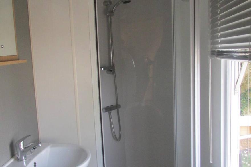6 bert caravan fishing/faily site  newquay