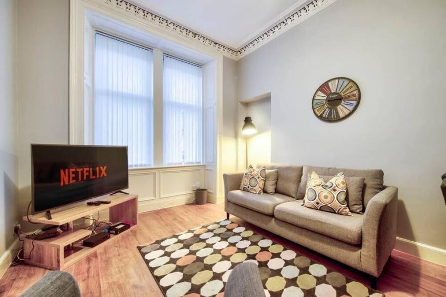 Edinburgh Luxury Central Apartment w/ Free Parking