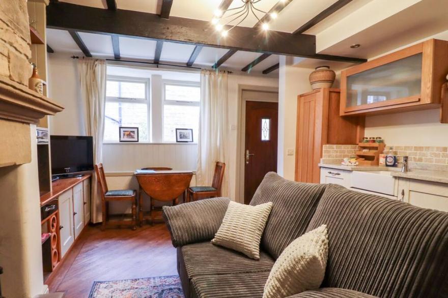THE SNUG, pet friendly, character holiday cottage in Haworth