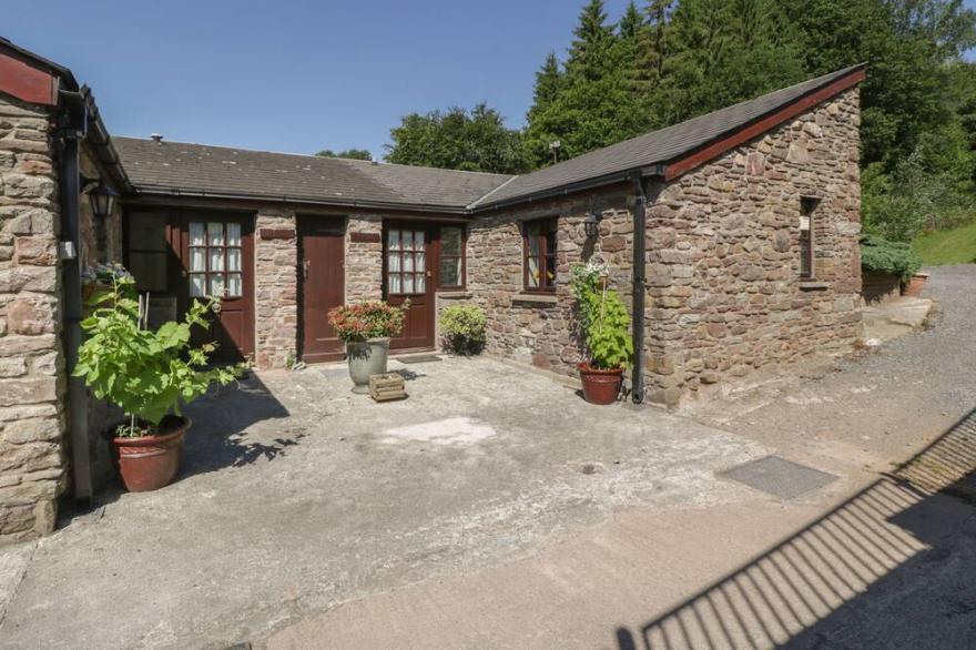 BROOK COTTAGE, Pet Friendly, With A Garden In Abergavenny