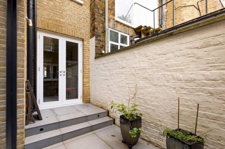 Pass the Keys | Lovely 3 bedroom Mews House in Chelsea