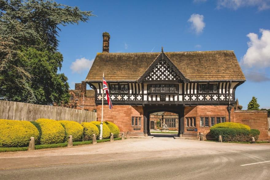 Gate House with its own private hot tub