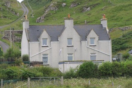 Beachfront holiday house in Valtos, Uig with stunning views.