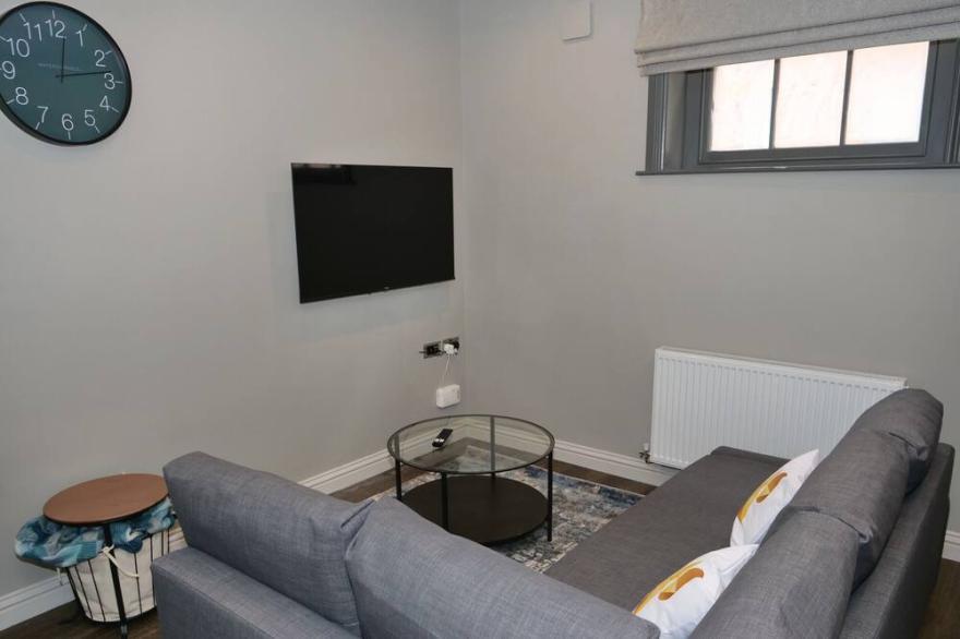 ★ Silver Forge - Luxury One Bed With Office - Sofa Bed