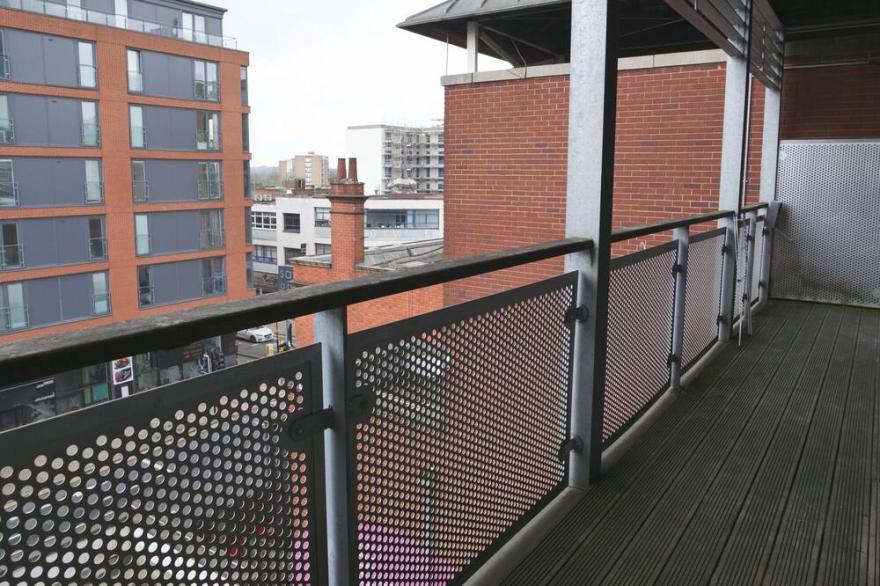★ Arcadian Centre - Deluxe 2 Bed - Balcony