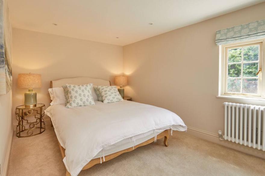 cosy recently renovated cottage in the heart of historic Petworth