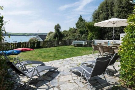 CARN DU 1, pet friendly, country holiday cottage in Rock