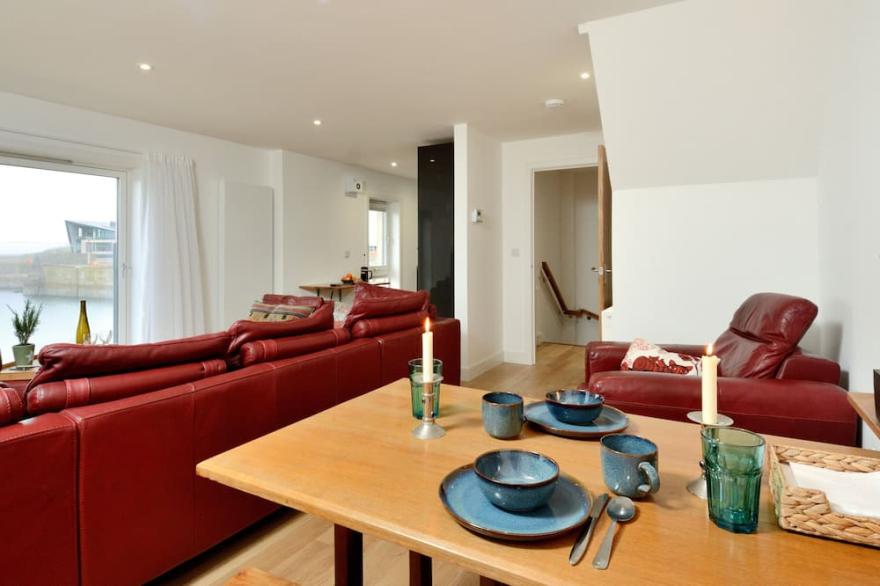 GENERALS YARD, pet friendly, country holiday cottage in Eyemouth