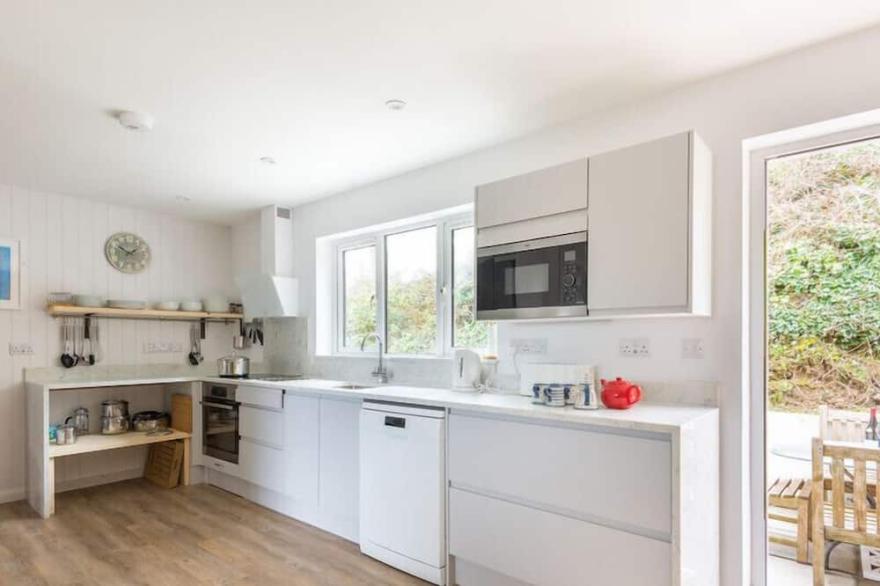 BEACHES, family friendly, with a garden in Polzeath