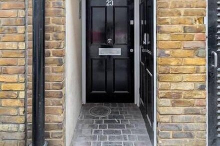 Mayfair Mews Suite No.2