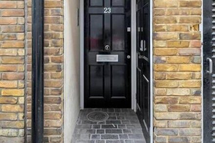 Mayfair Mews Suite No.3