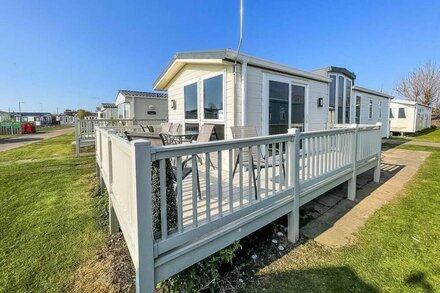 Lovely 6 berth caravan with decking at California Cliffs in Scratby ref 50048L