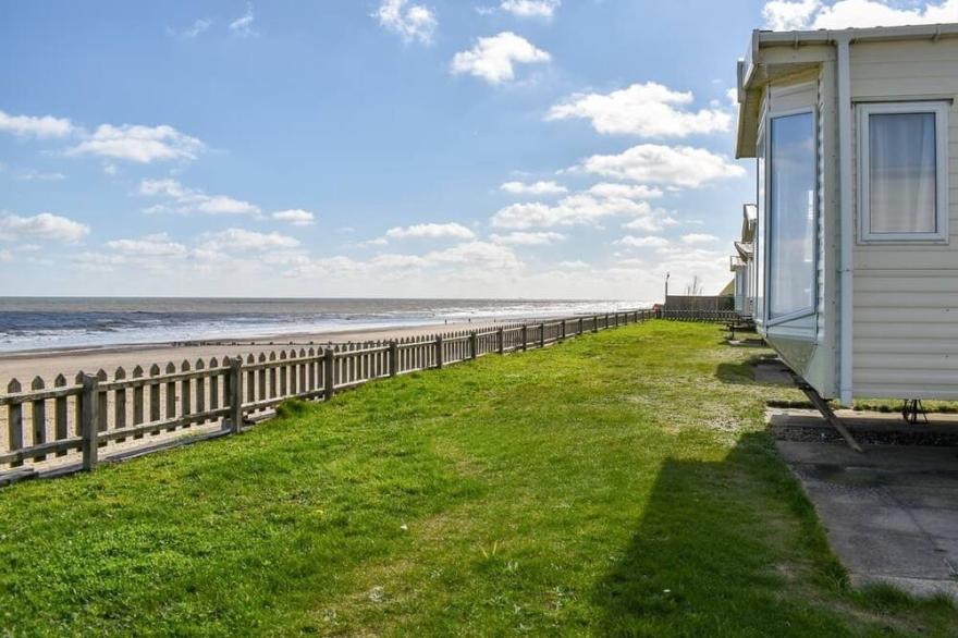 3 bedroom accommodation in Bacton