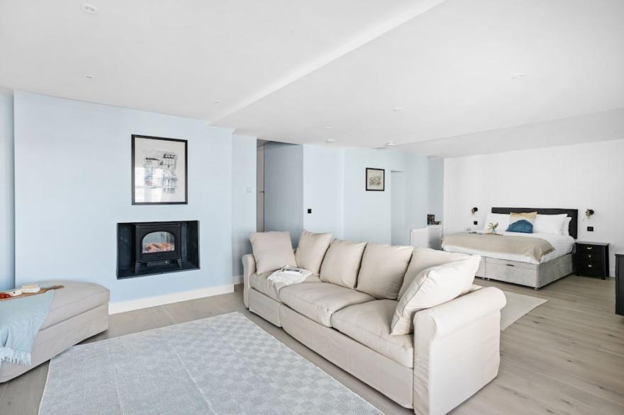 Mayflower, Maritime Suites