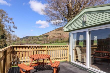 WHITESIDE, pet friendly, with a garden in Keswick