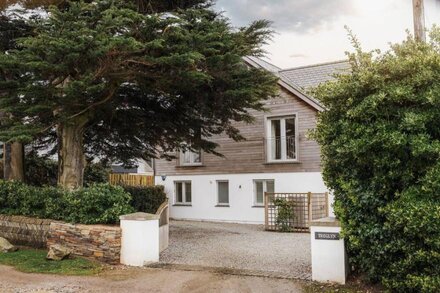 Treglyn - Constantine -  a house that sleeps 10 guests  in 4 bedrooms