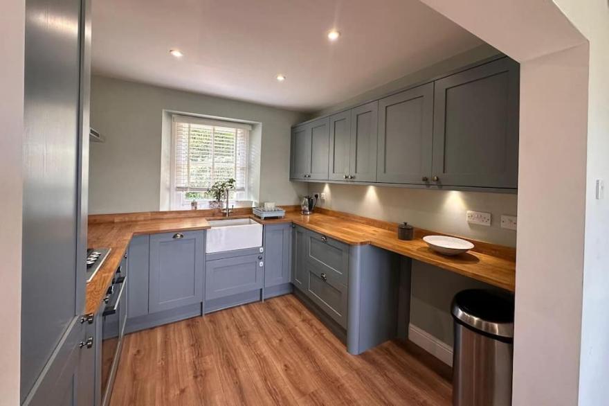 Stunning Views and Countryside. Cotswolds, Bath. Sleeps 6