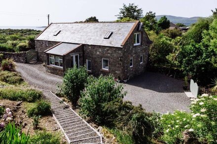 Owl Cote -  a cottage that sleeps 5 guests  in 3 bedrooms