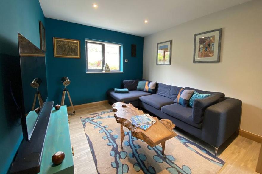 TIDEWATER, pet friendly, character holiday cottage in Shaldon