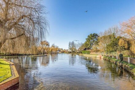 Pass the Keys | Charming Downland Cottage