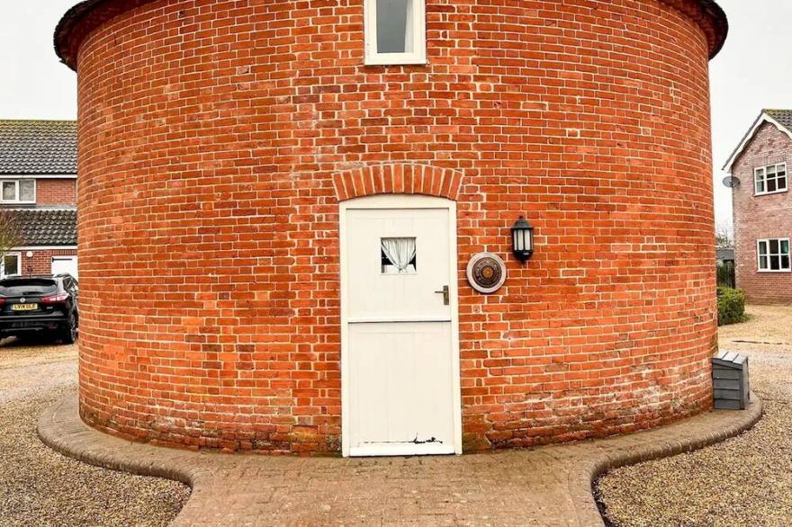 Pass The Keys | Historic Windmill For Your Countryside Escape