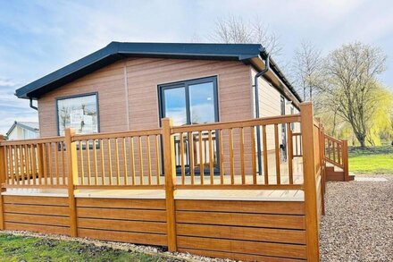 Barn Owl Fishing Lodge - Sleeps 4