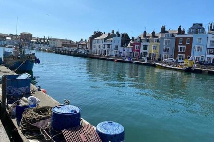 Harbourside Penthouse w/ Hot Tub & Roof Terrace