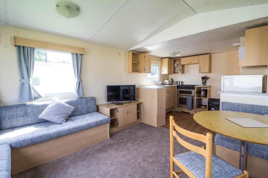 Lovely 3 bed, 8 berth caravan for hire in Skegness, Lincolnshire ref 35120SD