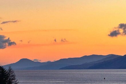 Glen Tarbet Cabin at Inchree - With Panoramic Mountain & Loch Views