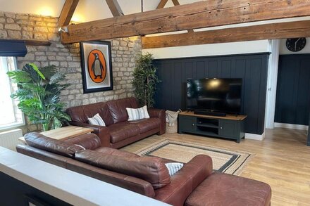 Luxury 3 Bedroom Loft Apartment - Central Stamford